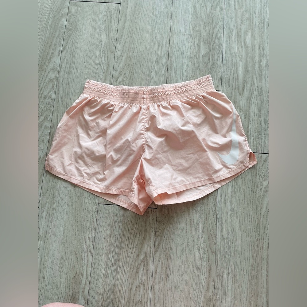 Nike Swoosh Run Shorts